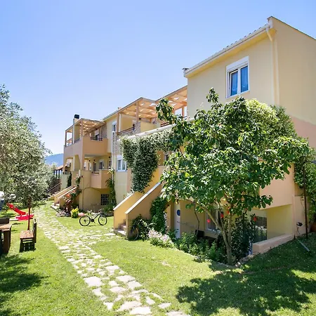 Antheon Apartment *
